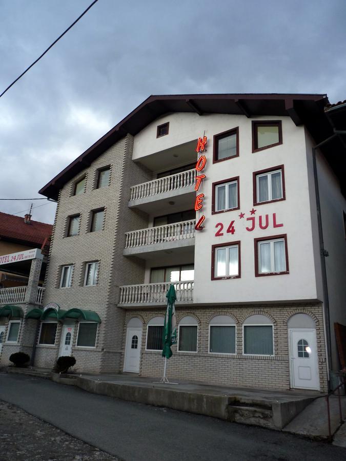 Hotel 24 Jul Плевля Екстериор снимка