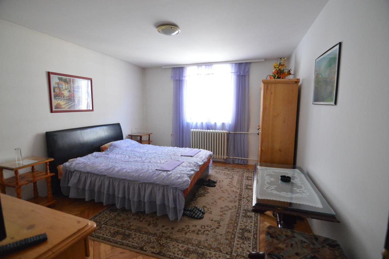 Hotel 24 Jul Плевля Екстериор снимка