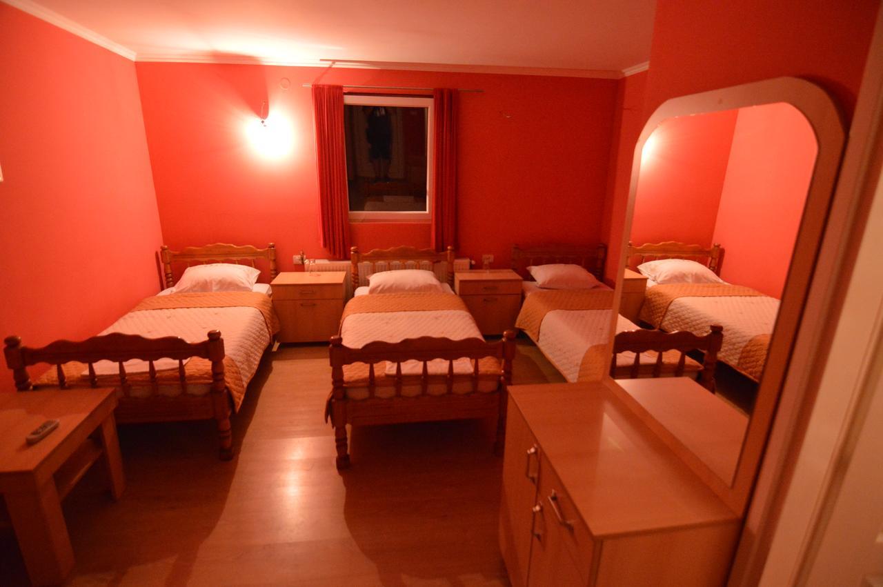 Hotel 24 Jul Плевля Екстериор снимка